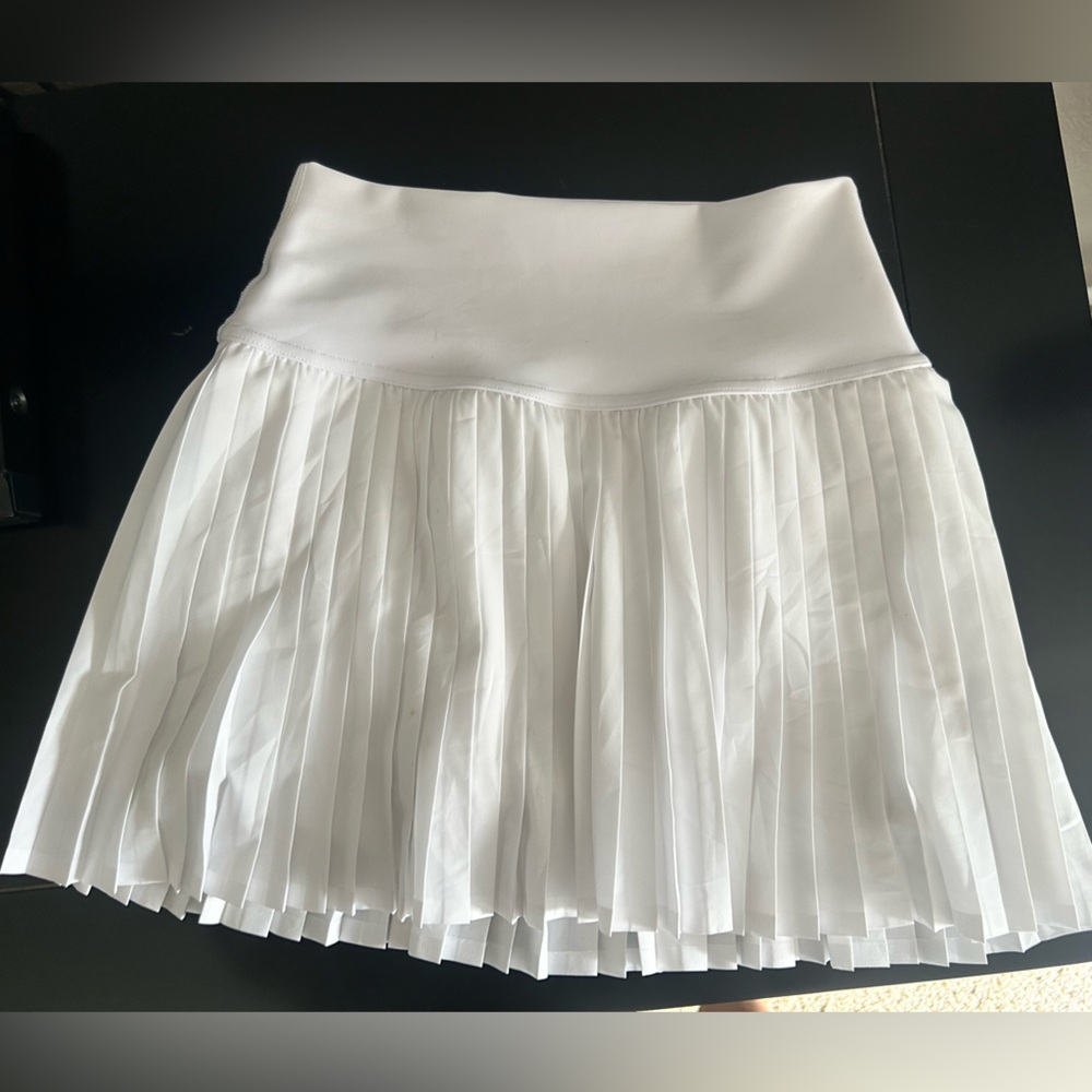 ALO Yoga Pleated White Mini Skirt